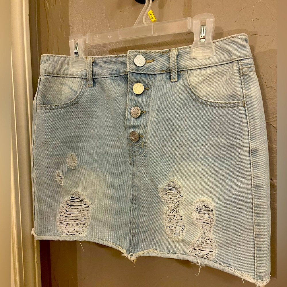 Refuge XS distressed denim skirt
